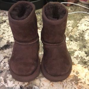 Toddler uggs size 6
